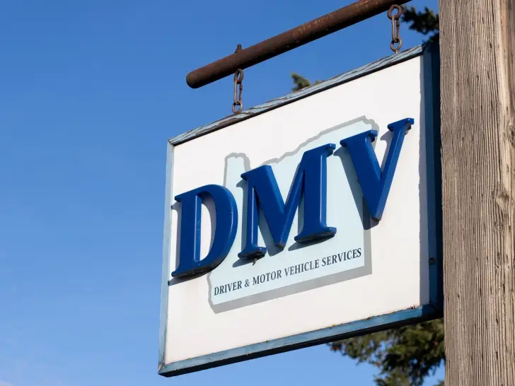 Que Documentos necesito llevar a la DMV?